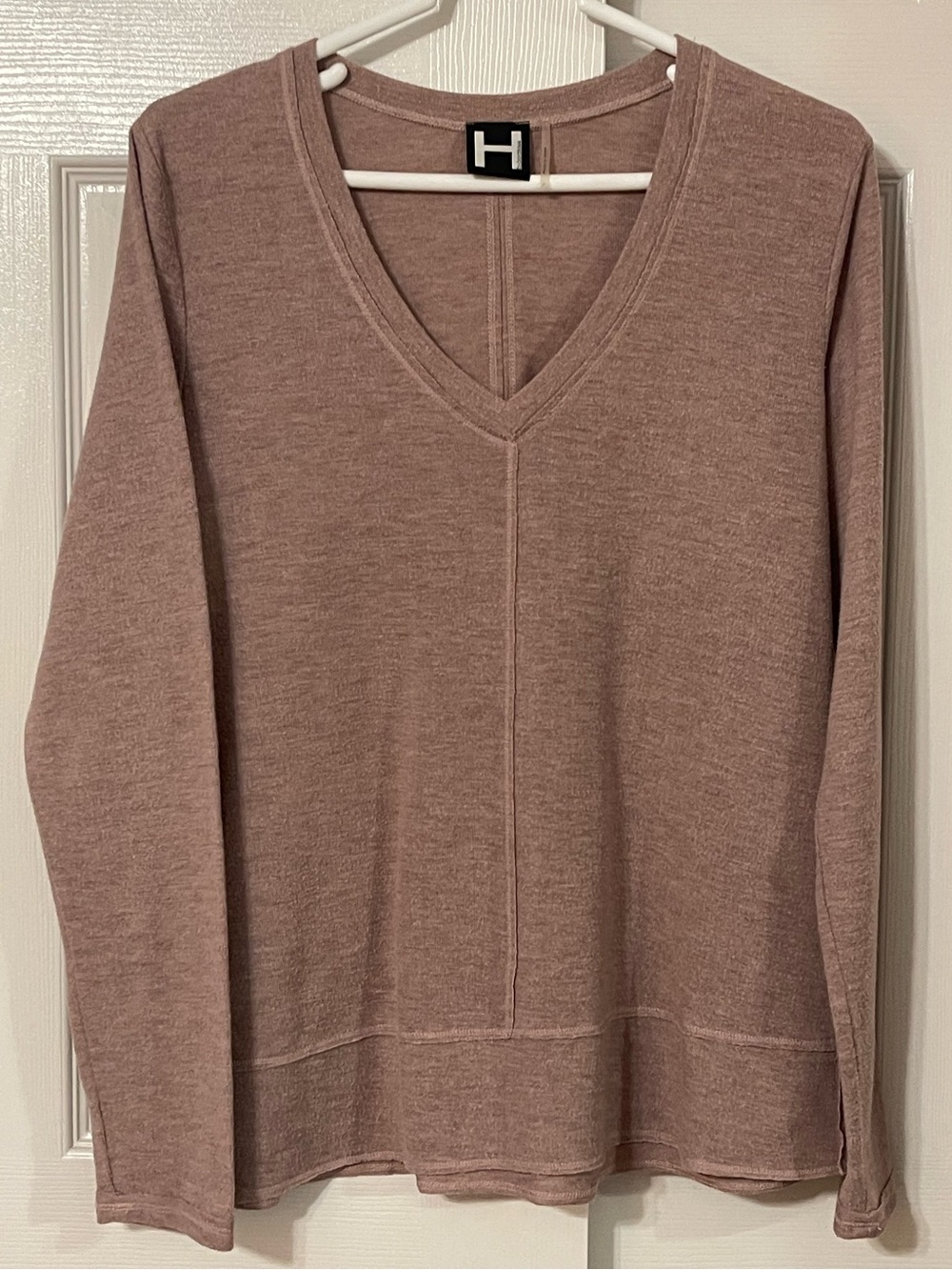 H by bordeaux Womens V-Neck Sweater — Dusty Mauve